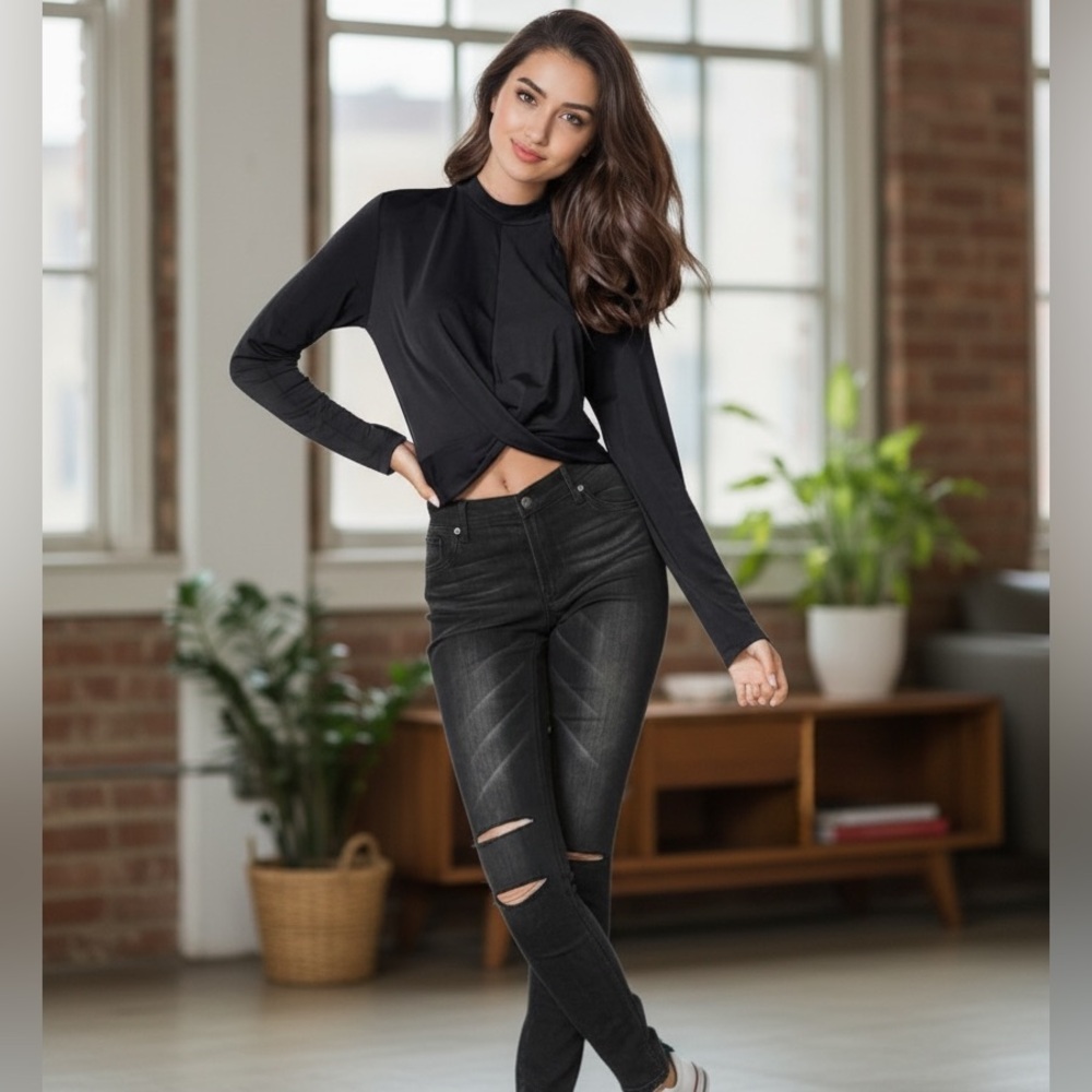 NEW•L-XL•Sugared + Bronzed All Black Everything Sleek Crop Top